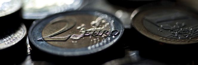 Detalle de varias monedas de euro. EFEArchivo