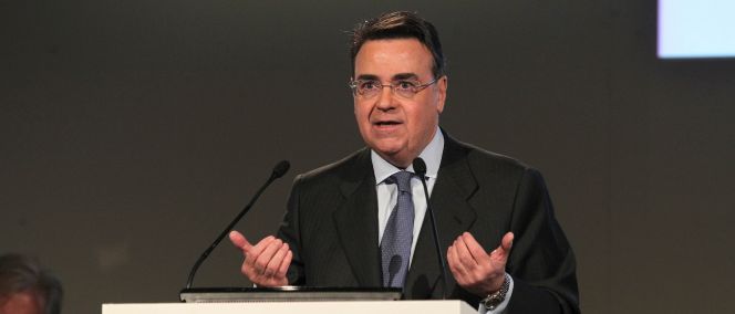 El presiente de Enagas Antonio Llardén, durante su intervencion en la junta de accionistas de 2014.