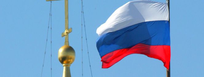 S&P rebaja a 'bono basura' el rating de Rusia