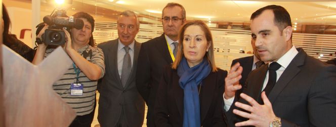 El secretario de Estado de Infraestructuras, Julio Gómez-Pomar, junto a José Llorca, presidente de Puertos, Ana Pastor e Ignacio González, director de Aena Navegación Aérea. José Llorca.