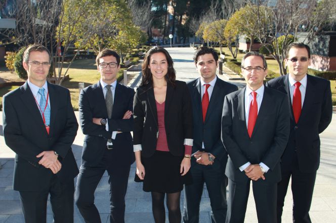 De izquierda a derecha: Germán Escrivá de Romaní, Borja Grande, Natalia Aliño, Gabriel Castellanos, José Antonio de Tomás y Jorge de los Ríos.