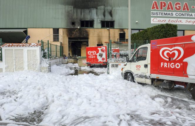 Incendio en una fábrica de helados Frigo.