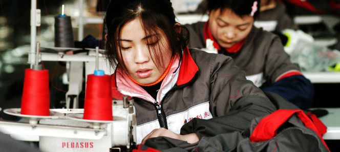 Trabajadoras de una fábrica textil en China.