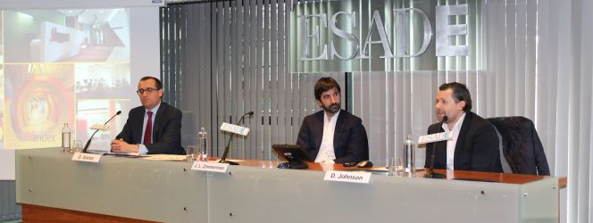 Desde la izquierda, el consejero delegado de Kanlli, Gonzalo Ibáñez; el director general de Adigital, José Luis Zimmermann; y el director de Desarrollo de Yandex, Dominik Johnson.
