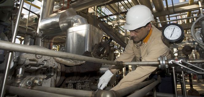Repsol busca 1.700 trabajadores para su planta de Cartagena