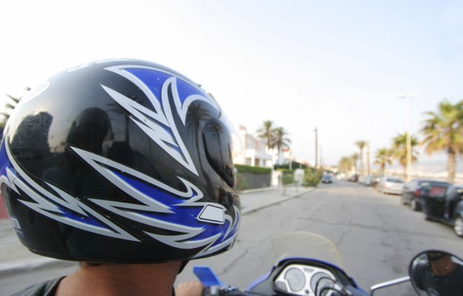 Más de la mitad de las motocicletas y los ciclomotores circulan por las carreteras españolas con la ITV caducada, según AECA-ITV.