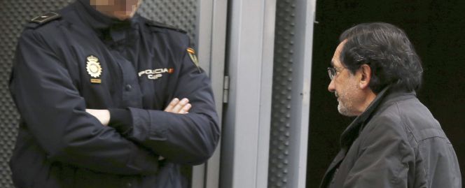 El exconsejero de Caja Madrid José Antonio Moral Santín, que fue consejero a propuesta de IU y que gastó 456.552 euros, a su llegada a la Audiencia Nacional.