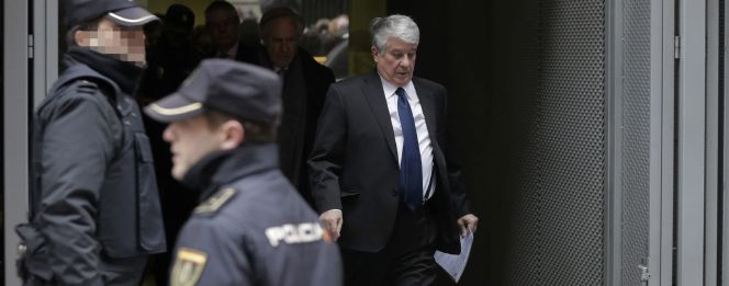 El expresidente de la patronal madrileña CEIM Arturo Fernández, a la salida hoy de la Audiencia Nacional
