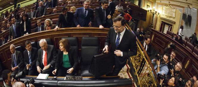 El presidente Mariano Rajoy, a su llegada a su escaño en el Congreso.