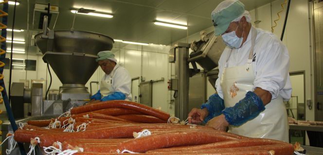 Imagen de una fábrica alimentaria en Girona.