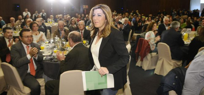 La secretaria general del PSOE andaluz y presidenta de la Junta, Susana Díaz, momentos antes de su intervención hoy en Sevilla en el acto de presentación del programa de su partido.