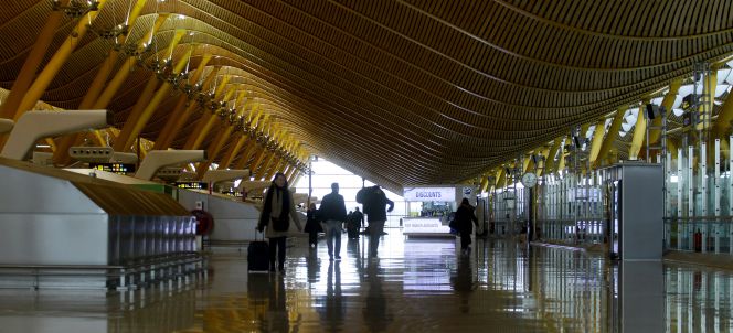 Los colocadores de Aena reducen su peso en la empresa