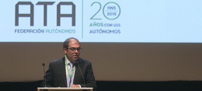 Lorenzo Amor, durante su intervención.