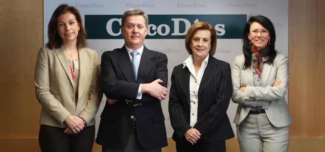 De izquierda a derecha: Paloma Iribas, del Ministerio de Fomento; Guillermo López-Cediel, de Acciona; Alicia Revenga, de Seopan y Lorena Sepúlveda Villa, de ProChile.