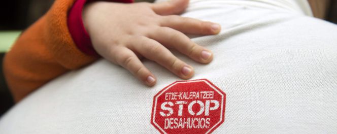 Un simpatizante de la Plataforma de Afectados por la Hipoteca de Navarra (PAH-HUT).