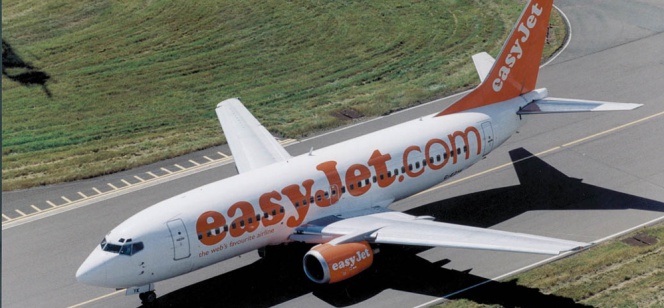 Easy Jet y Norwegian exigen que dos tripulantes se encuentren en la cabina en todo momento