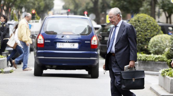 Rodrigo Rato regresa a su domicilio madrileño en el barrio de Salamanca.(DVD 721)