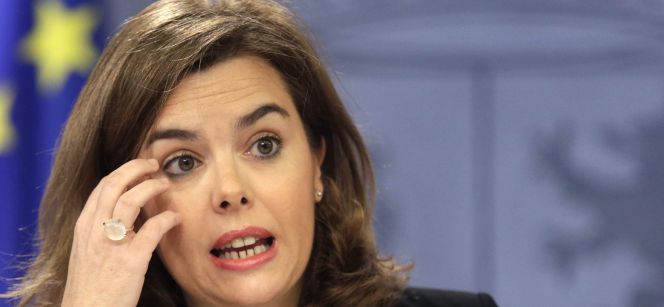 GRA260. MADRID, 17042015.- La vicepresidenta del Gobierno, Soraya Sáenz de Santamaría, durante la rueda de prensa ofrecida tras la reunión del Consejo de Ministros, hoy en el Palacio de la Moncloa. EFEAngel Díaz