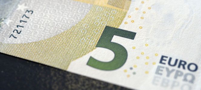 En la imagen, un billete de 5 euros.