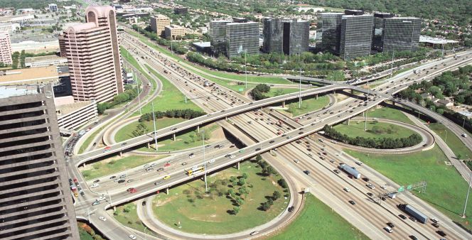 Autopista LBJ de Texas, por la que Ferrovial se apunta 1.110 millones de deuda.
