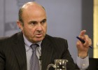 Guindos asegura que no se ha salido de la crisis Guindos asegura que no se ha salido de la crisis