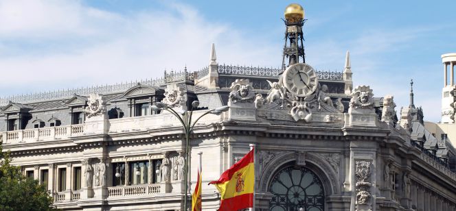 La banca ahorra 4.100 millones en depósitos en un año