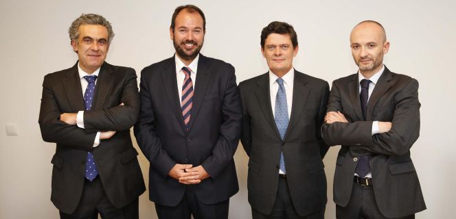 Manuel Gómez Gilabert, director general de Recursos Globales de Sareb; Alfredo Guitart, director general de Negocio; Jaime Echegoyen, presidente de la firma, y Oscar García Maceiras, director general de Desarrollo Corporativo y Asuntos Legales. rn