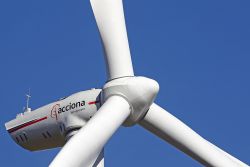 Acciona tiene un plan para ganar más vistiendo parques eólicos