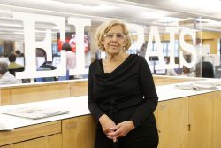 Manuela Carmena, candidata a la alcaldía de Madrid por Ahora Madrid, en el diario El País para una entrevista digital con los lectores.