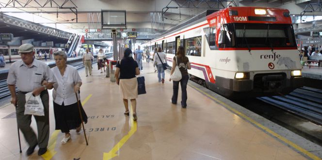 Tren de Cercanías en la estación madrileña de Atocha. P. Monge