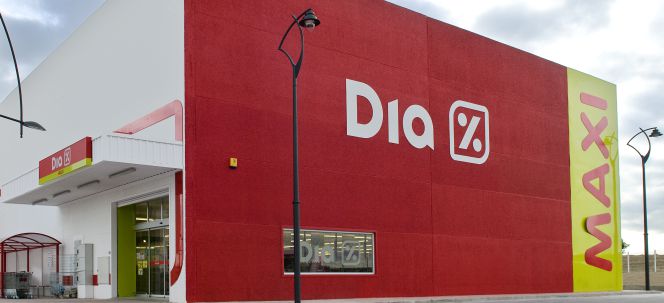 Supermercado de la enseña DIA.