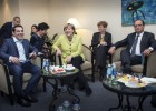 Merkel piensa cómo aprobar nuevas ayudas a Grecia Merkel piensa cómo aprobar nuevas ayudas a Grecia