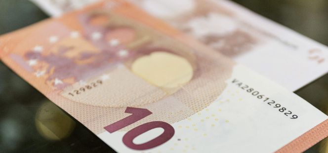 Foto del billete de 10 euros en circulación desde septiembre de 2014.