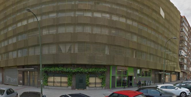 Imagen de Google Street View del edificio en la calle Estébanez Calderón 3-5