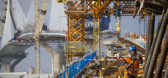 Obras del puente sobre la bahía de Cádiz