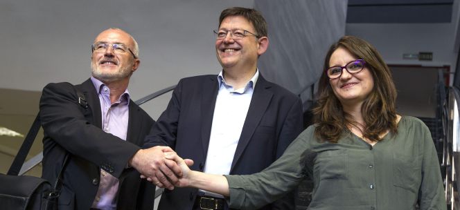 Antonio Montiel, candidato de Podemos a la Generalitat valenciana;Ximo Puig, candidato socialista, y Mónica Oltra; de Compromis, antes de la reunión que han mantenido en Valencia. rn