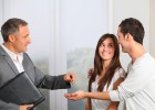 Los extranjeros que inviertan en casas tendrán permiso de trabajo Los extranjeros que inviertan en casas tendrán permiso de trabajo