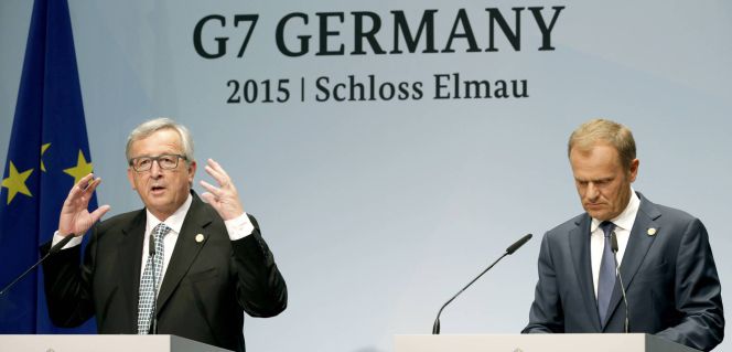 El presidente de la Comisión Europea, Jean-Claude Juncker, junto al presidente del Consejo Europeo, Donald Tusk, en la cumbre del G-7.