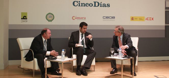 De izquierda a derecha: José María Vilas, presidente del grupo Deoleo; Tomás Guerrero, investigador de Esade y director del Instituto Halal en Madrid, e Ignacio López García-Asenjo, director de relaciones internacionales de Asaja.