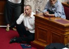 El desafío de Grecia divide a la troika y pone los contactos al filo de la ruptura El desafío de Grecia divide a la troika y pone los contactos al filo de la ruptura