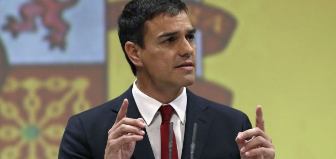 El candidato del PSOE a presidente del Gobierno, Pedro Sánchez, durante su intervención ante unas 2.000 personas reunidas en el teatro Circo Price de Madrid para celebrar su candidatura.