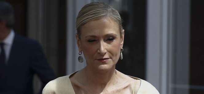 La candidata del PP a la Presidencia de la Comunidad de Madrid, Cristina Cifuentes, a su llegada a la Asamblea para presentar su programa de gobierno.
