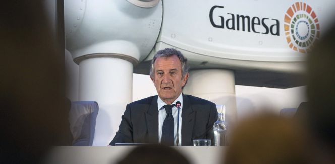 El Presidente de Gamesa, Ignacio Martín (c), durante su intervención en la última Junta General de Accionistas.