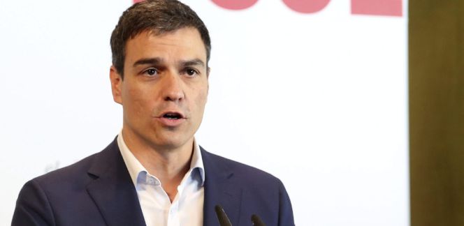 GRA054. MADRID, 26062015.- El candidato del PSOE a la presidencia del Gobierno, Pedro Sánchez, durante su intervención en el acto de presentación del equipo de expertos del PSOE para la elaboración del programa electoral celebrado en el Museo del Traje de Madrid, en la que ha afirmado que a España "le conviene" un adelanto de las elecciones generales al insistir en que el Gobierno de Mariano Rajoy está "agotado" y su proyecto está "acabado". EFEBallesteros