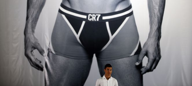El dueño del Valencia compra la imagen de Cristiano Ronaldo