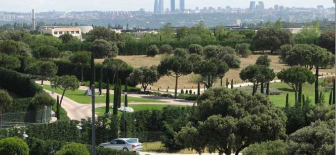 Entrada de la urbanización de lujo "La Finca" en Pozuelo de Alarcón (Madrid)