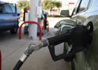 Los carburantes se abaratan un 0,8% de cara al verano Los carburantes se abaratan un 0,8% de cara al verano