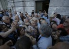 ¿Cómo afecta el corralito a los griegos que viven en España? ¿Cómo afecta el corralito a los griegos que viven en España?