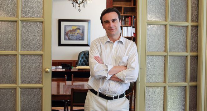 “Quiero contribuir a sacar a España de este agujero”