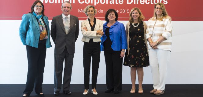 Ana María Llopis, presidenta de Dia; Francisco Gasset, miembro del consejo de Spencer Stuart; María José Aguiló, socia responsable de KPMG Abogados España; Nancy Calderon, socia de KPMG en Nueva York; Marina Broggi, miembro del consejo supervisor de UBI Banca, y Socorro Fernández Larrea, consejera delegada de JustNow.